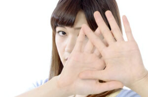 目つきが悪いことに悩まないで!やわらかいイメージに変えるコツ
